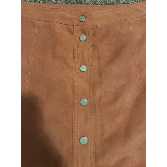 A-Line button up skirt - Picture 2 of 5